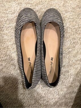 American Eagle Grey and Cream Ballet Flats